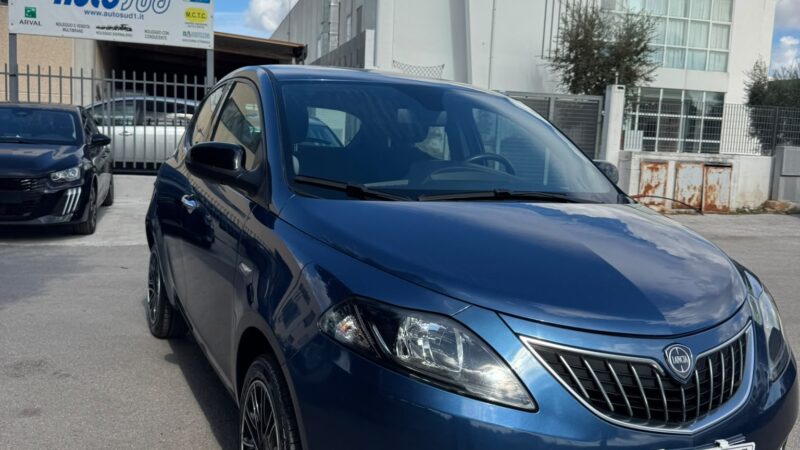 Lancia Ypsilon benzina ibrida usata - Autosud Acquaviva delle Fonti - foto 2