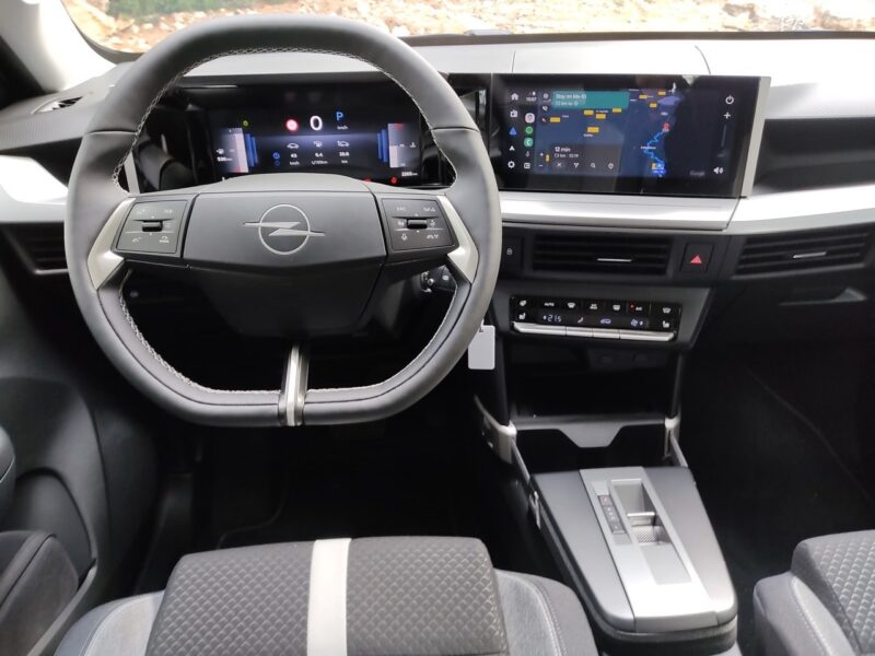 Opel Frontera, interni e plancia - noleggio Autosud ad Acquaviva delle Fonti